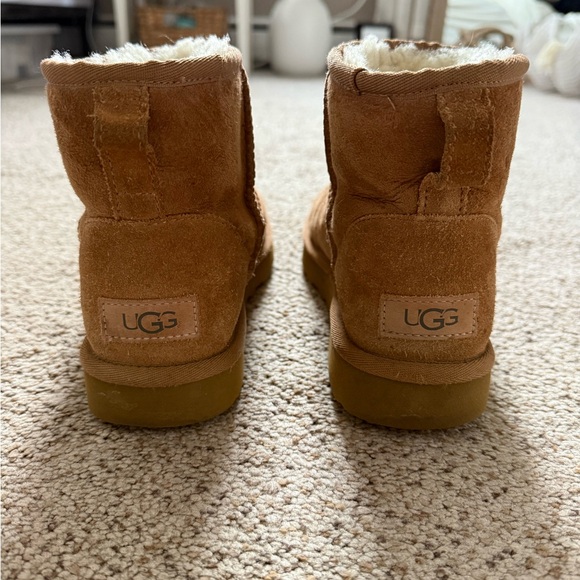 UGG mini - Picture 3 of 4